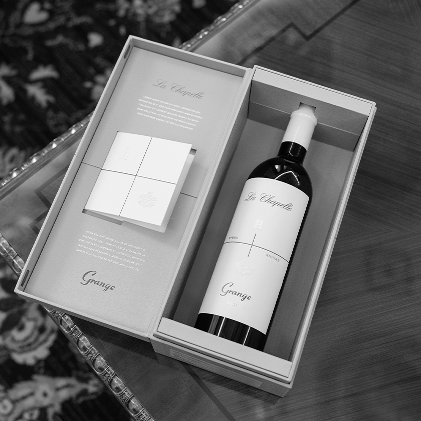Grange x la Chapelle in open Gift Box